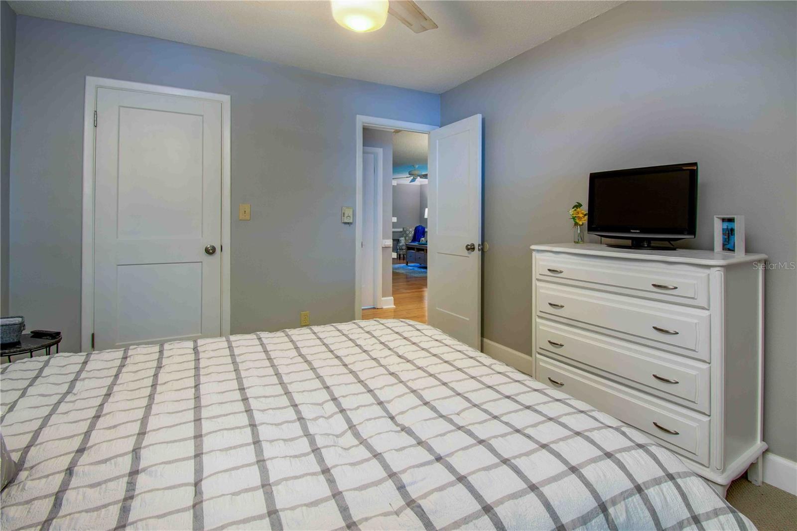 Image 18 of 27 For 11200 102nd Avenue 62