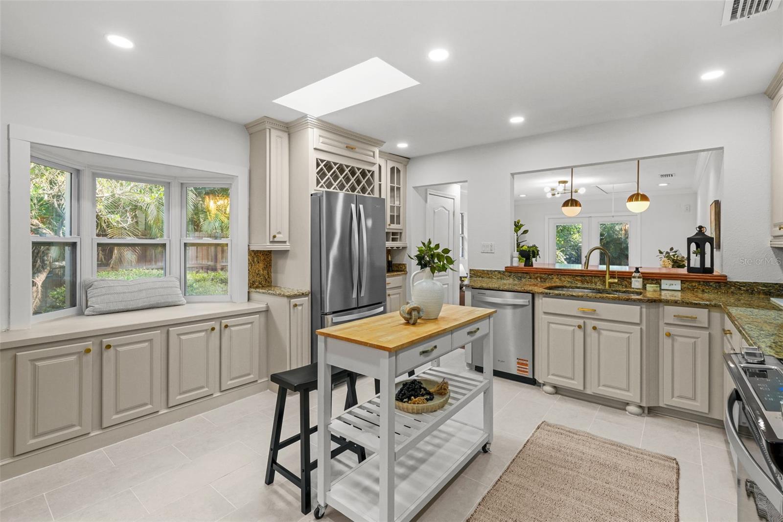 Image 7 of 24 For 5707 Branch Avenue