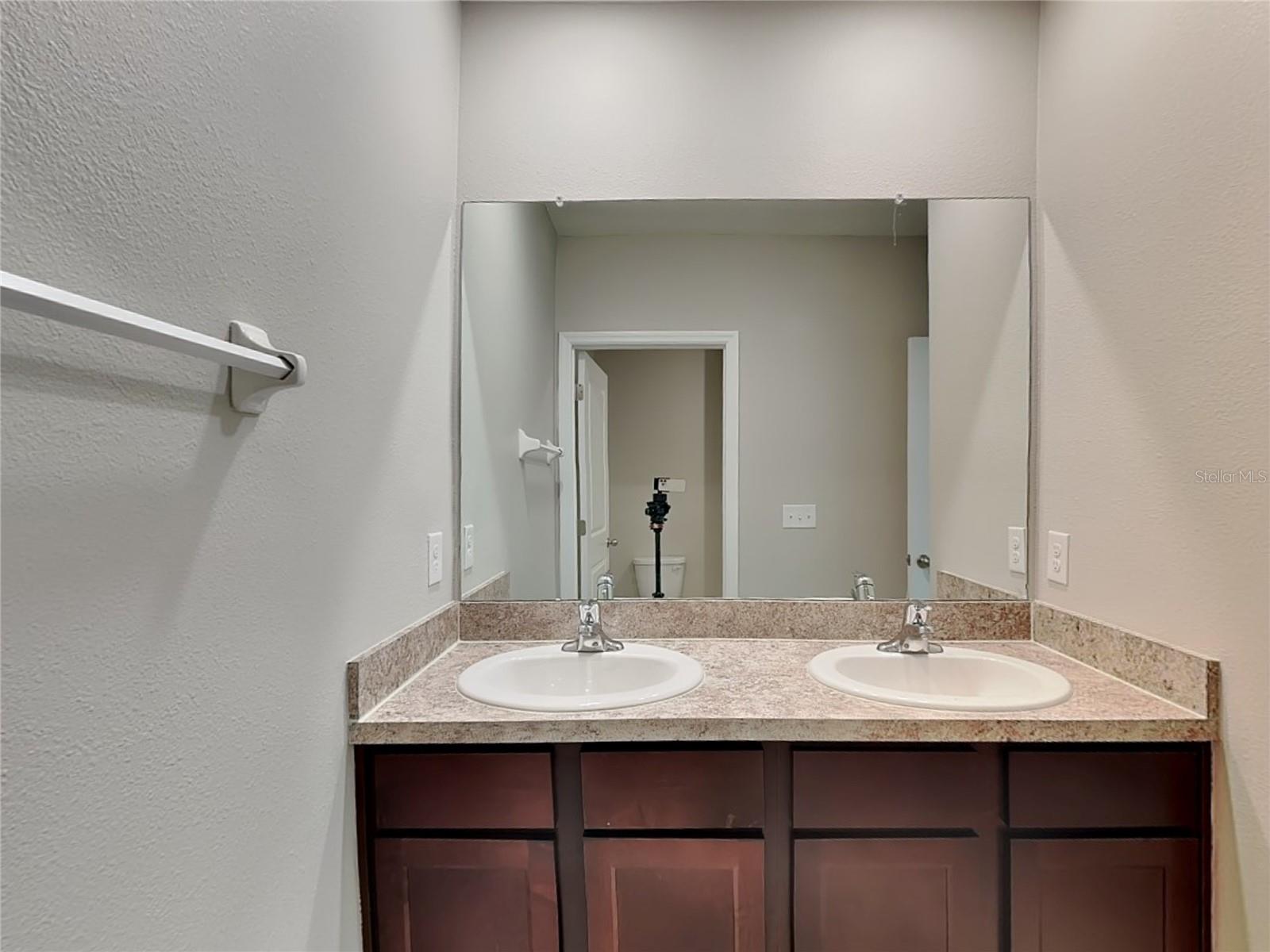 Image 19 of 22 For 2819 Greenleaf Terrace