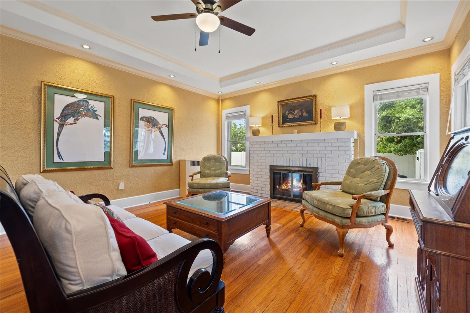 Listing photo id 13 for 241 72nd Street N