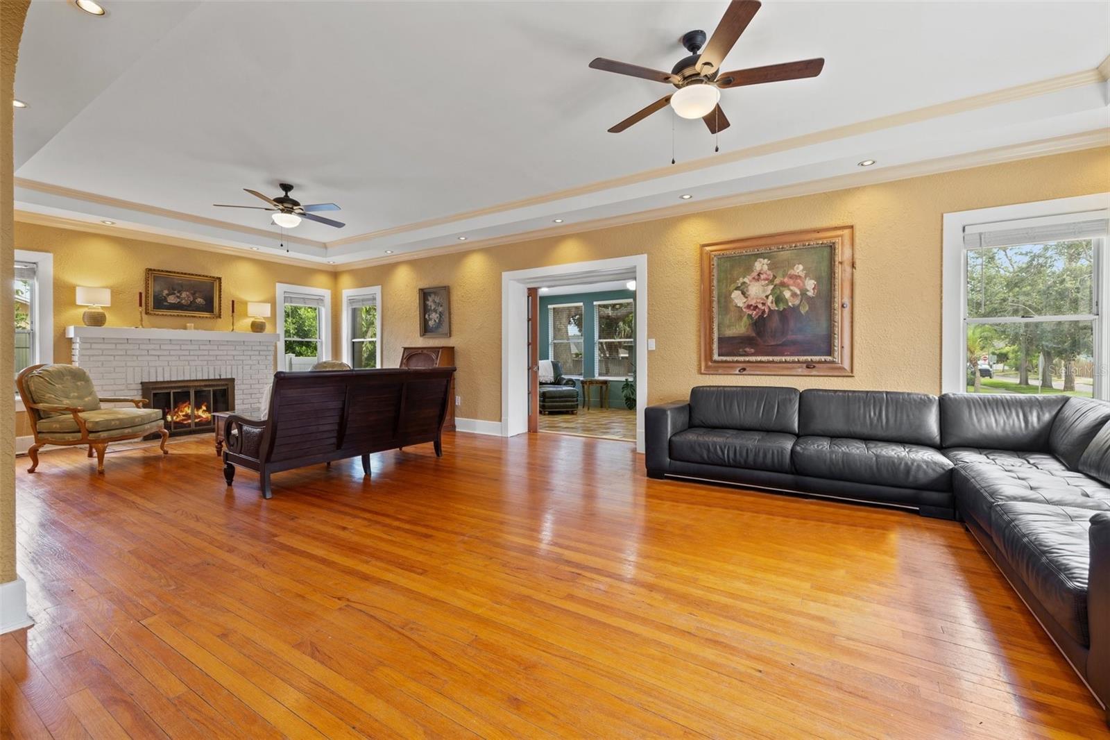 Listing photo id 20 for 241 72nd Street N
