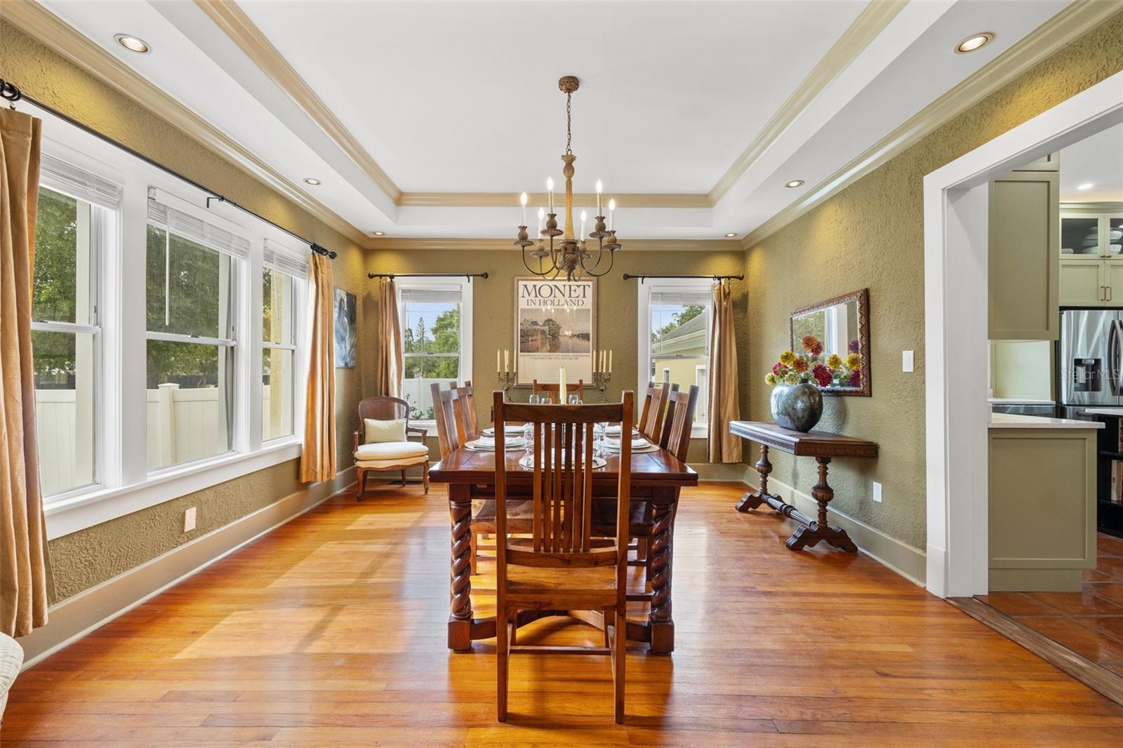Listing photo id 23 for 241 72nd Street N