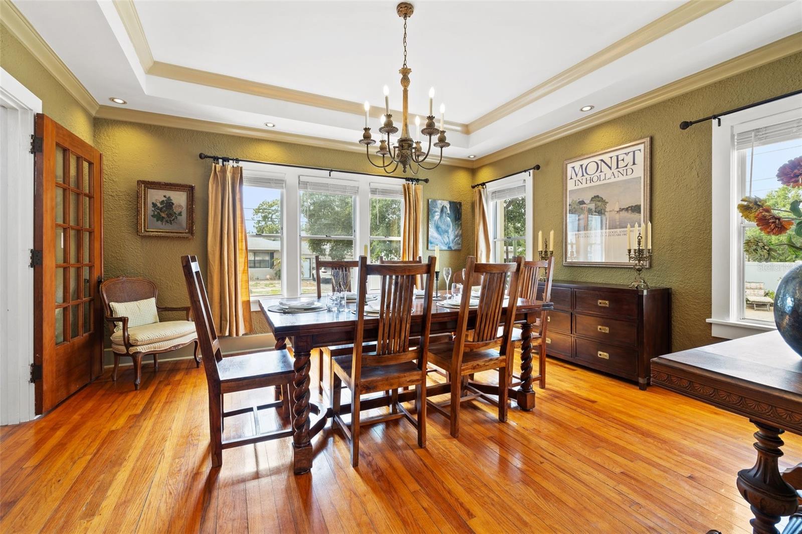 Listing photo id 24 for 241 72nd Street N