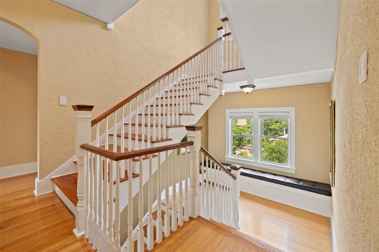 Listing photo id 26 for 241 72nd Street N