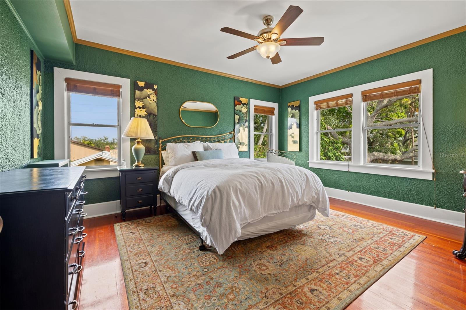 Listing photo id 30 for 241 72nd Street N