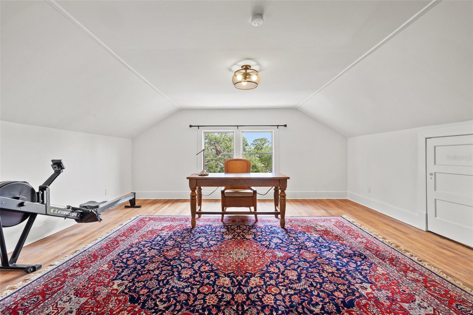 Listing photo id 39 for 241 72nd Street N