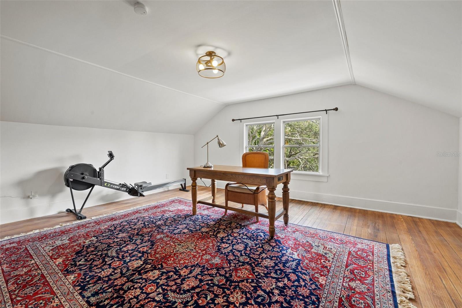 Listing photo id 40 for 241 72nd Street N