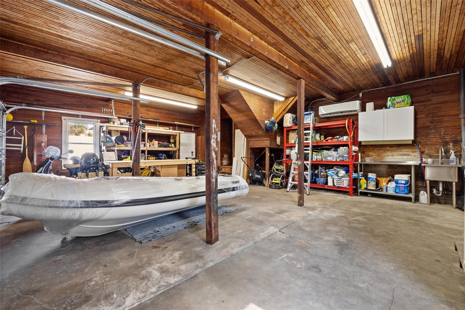 Listing photo id 49 for 241 72nd Street N