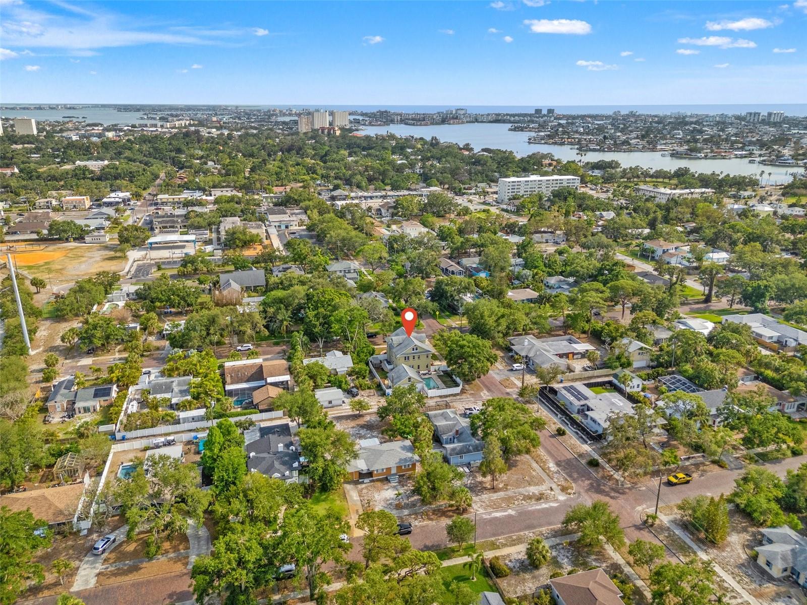 Listing photo id 56 for 241 72nd Street N