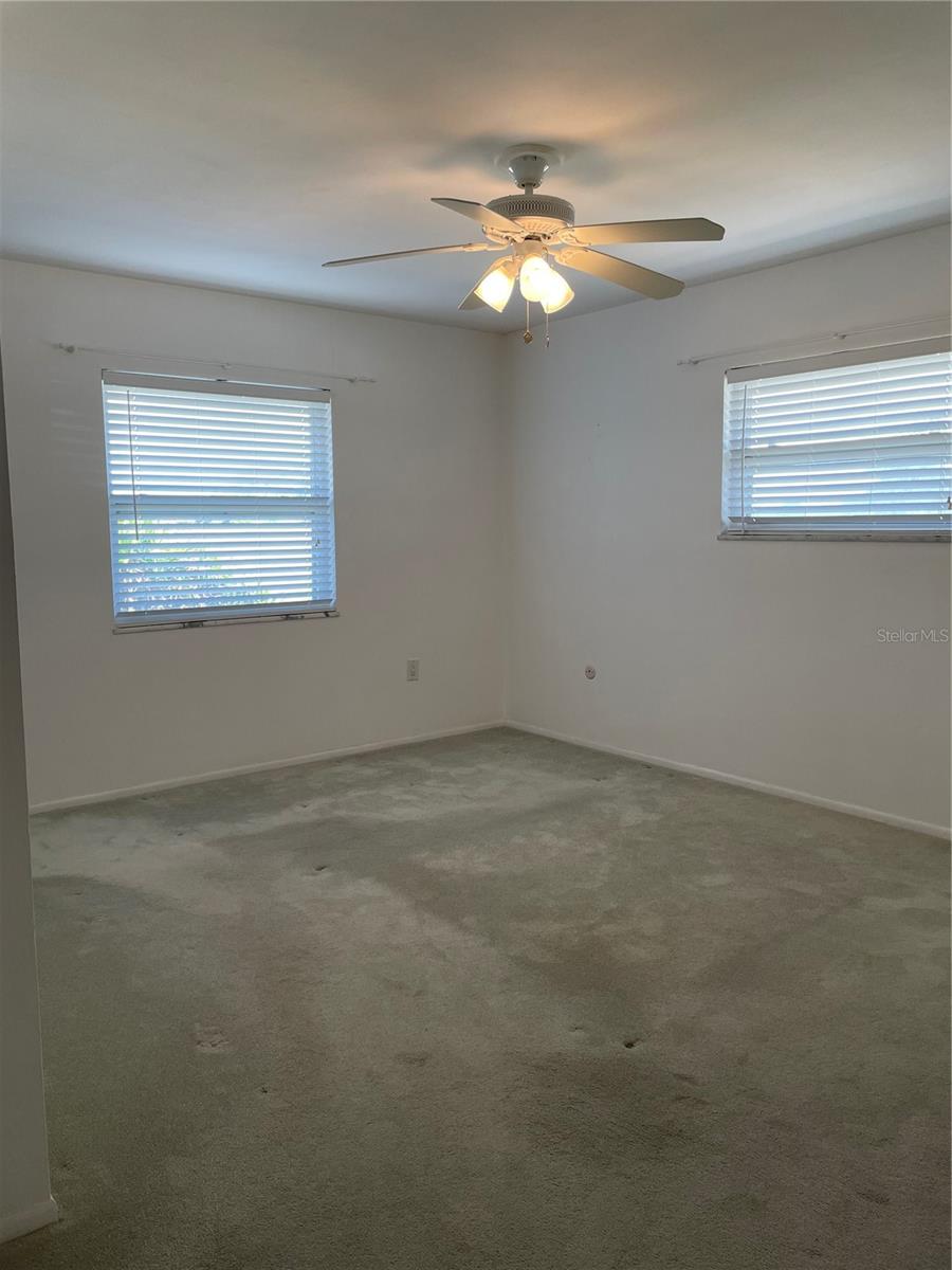 Image 13 of 28 For 904 Desert Hills Drive