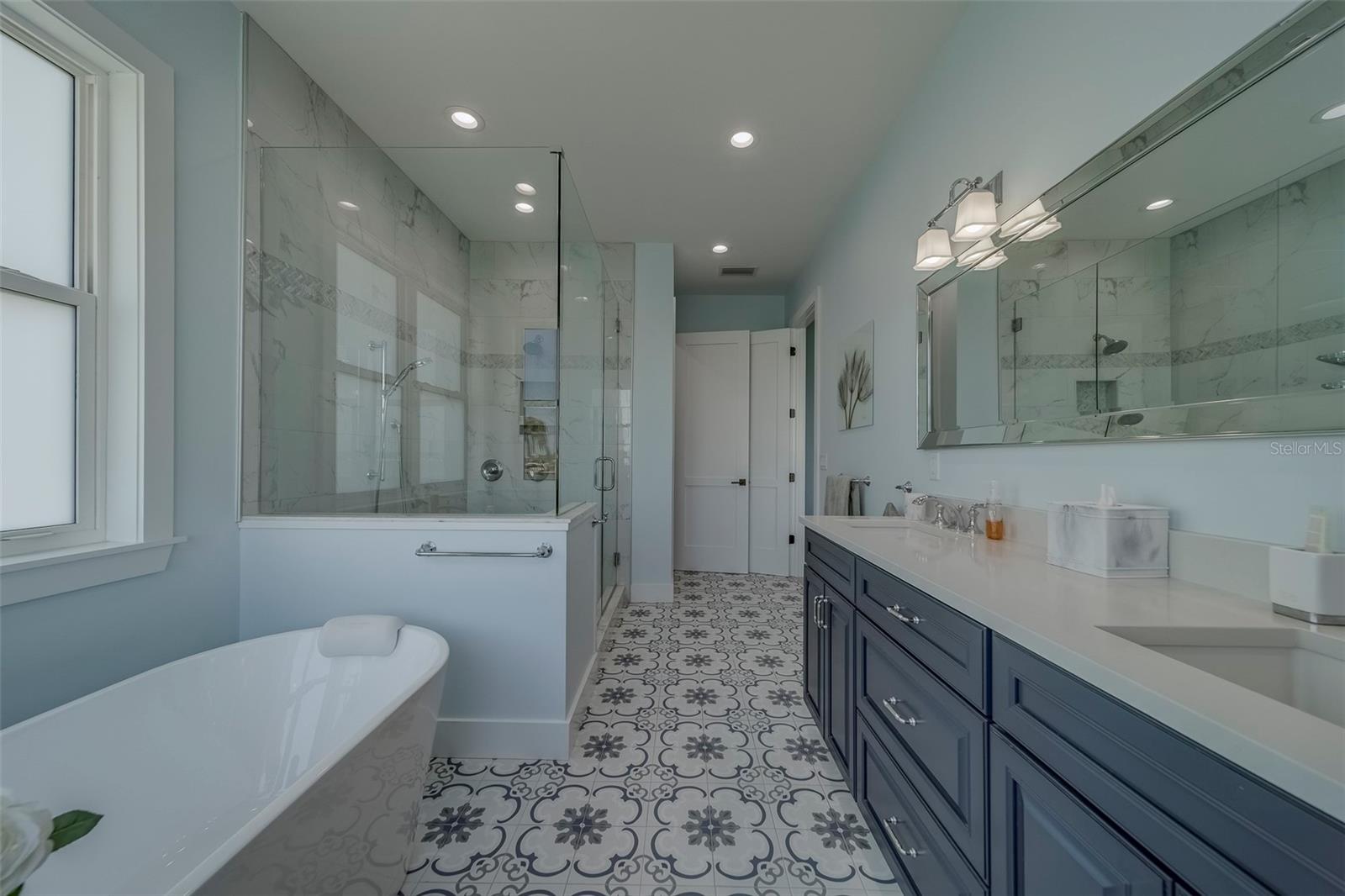 Image 25 of 92 For 15805 Redington Drive