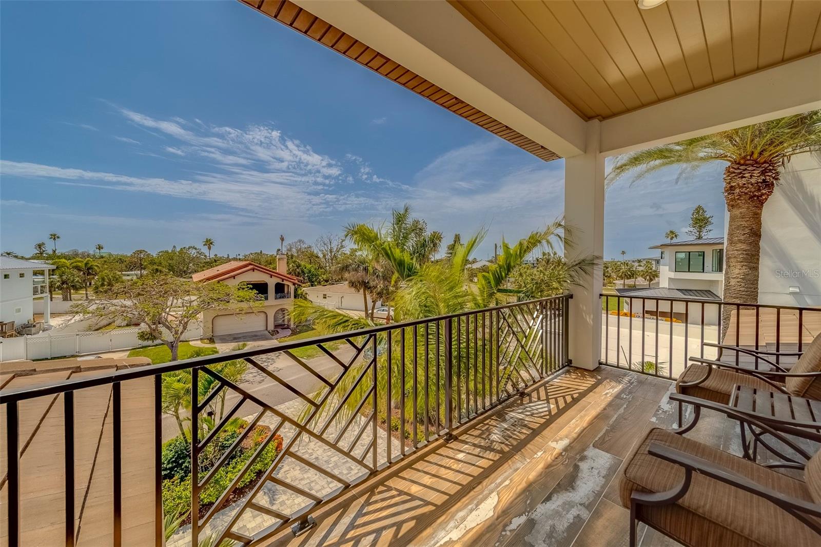 Image 29 of 92 For 15805 Redington Drive