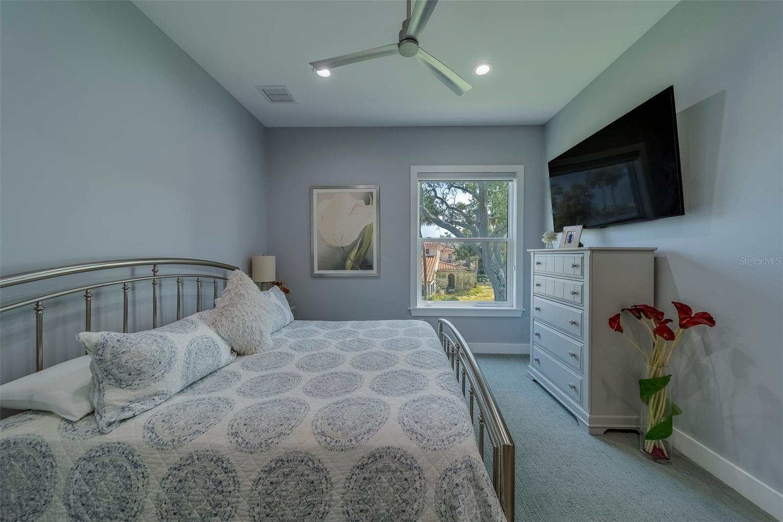 Image 47 of 92 For 15805 Redington Drive