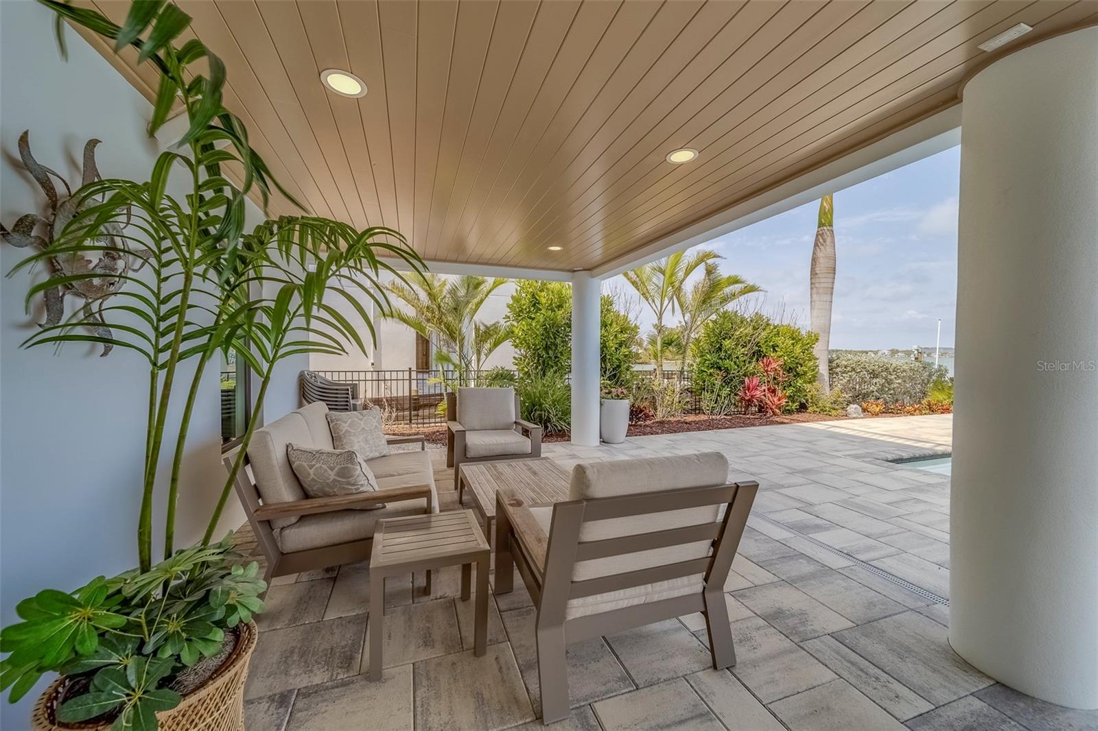 Image 58 of 92 For 15805 Redington Drive