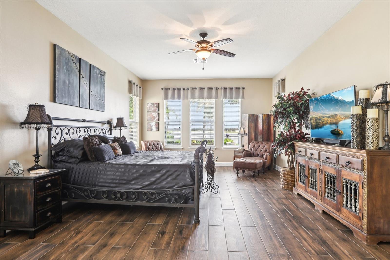 Image 15 of 43 For 11327 Lake Lucaya Drive
