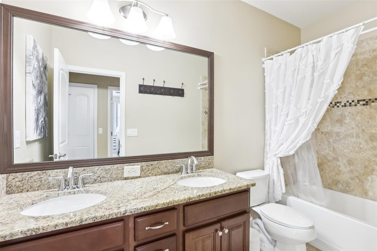 Image 28 of 43 For 11327 Lake Lucaya Drive