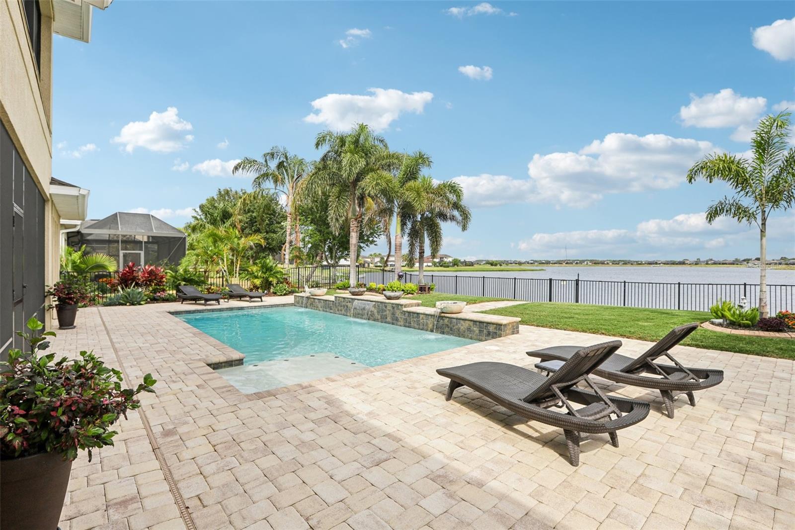 Image 37 of 43 For 11327 Lake Lucaya Drive