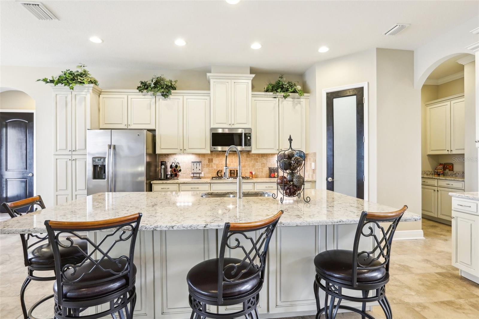 Image 8 of 43 For 11327 Lake Lucaya Drive