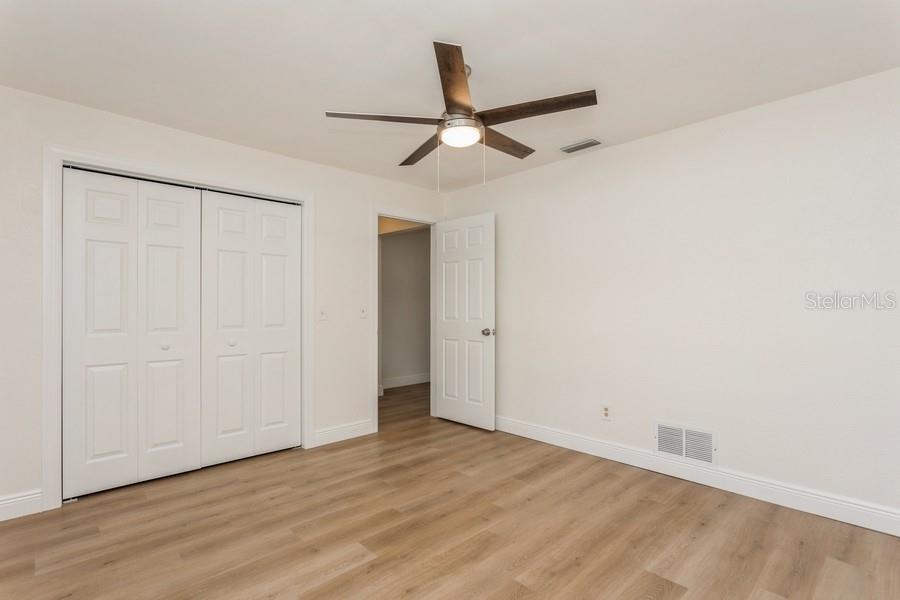 Image 21 of 27 For 2146 Waterside Drive