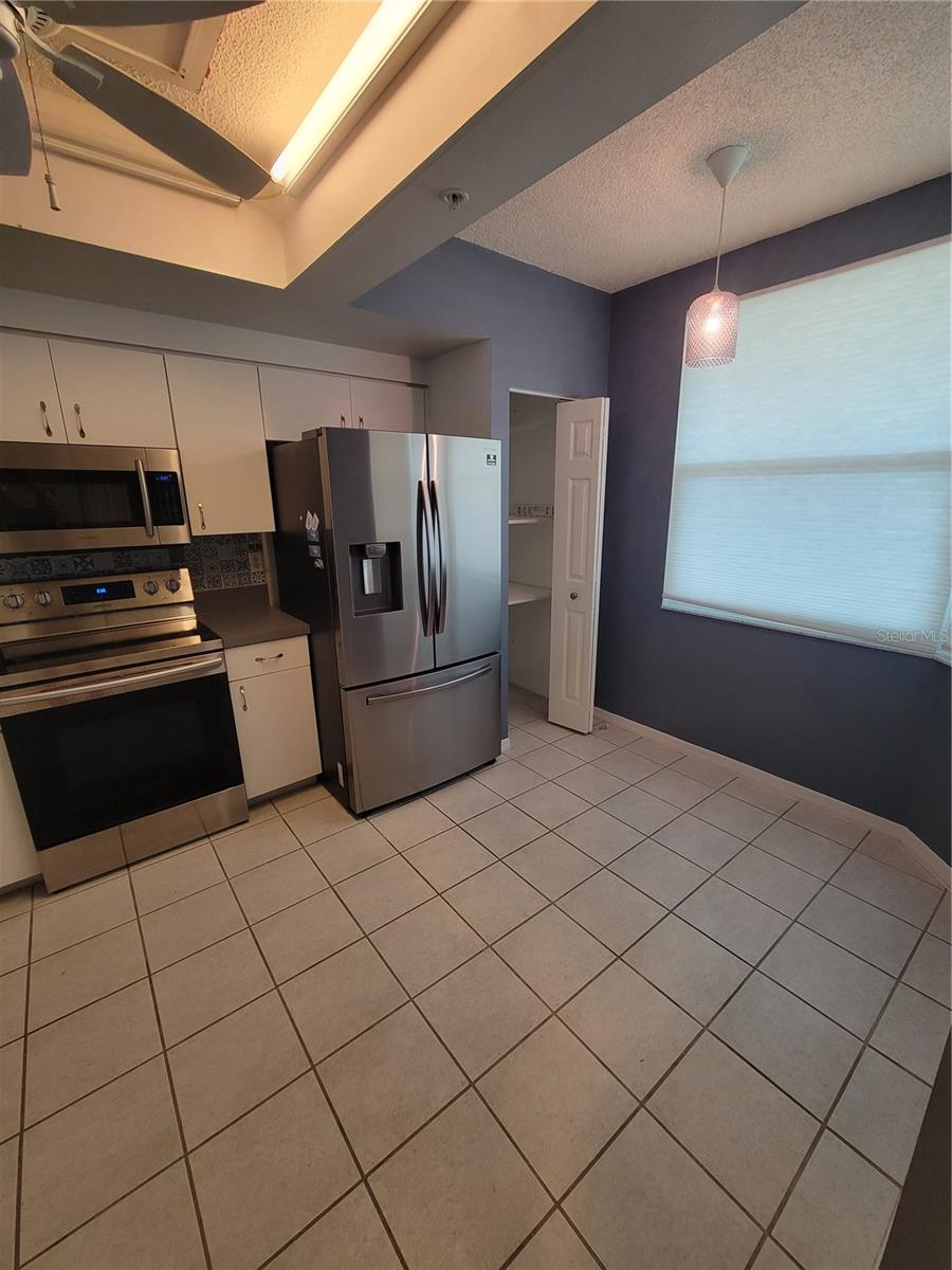 Image 8 of 30 For 6315 Shoreline Drive 3107