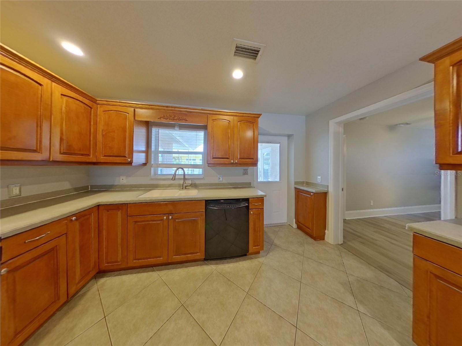 Image 6 of 23 For 11375 68th Avenue
