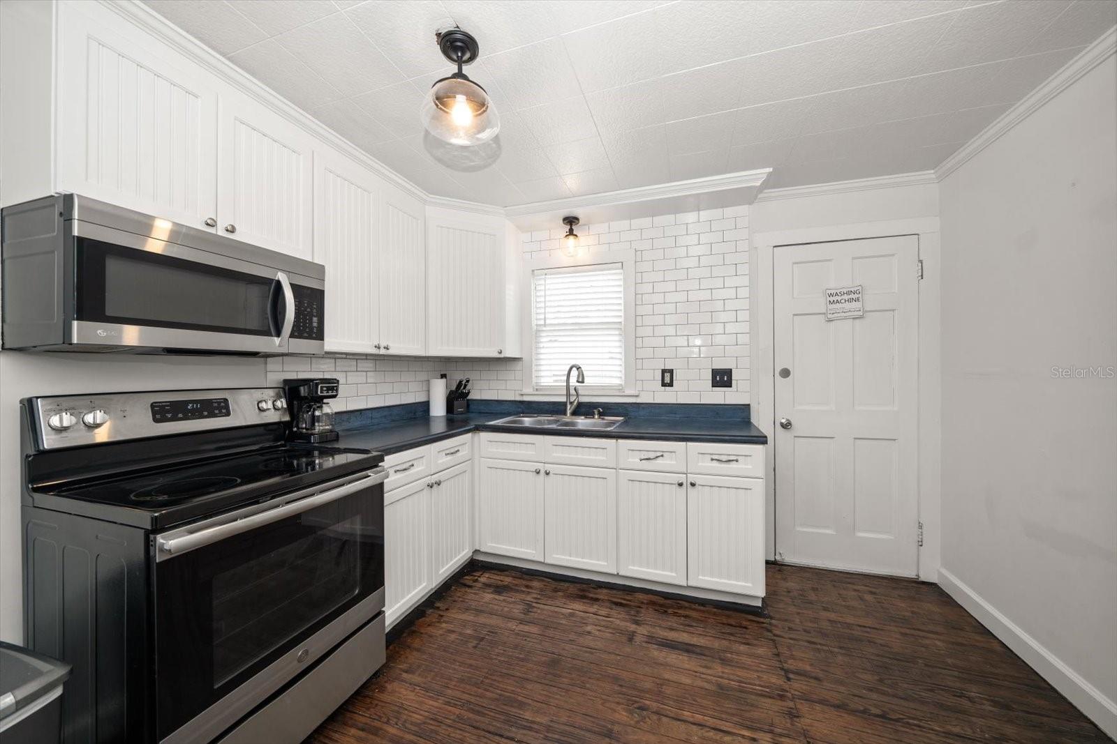 Image 10 of 28 For 731 20th Street Nw