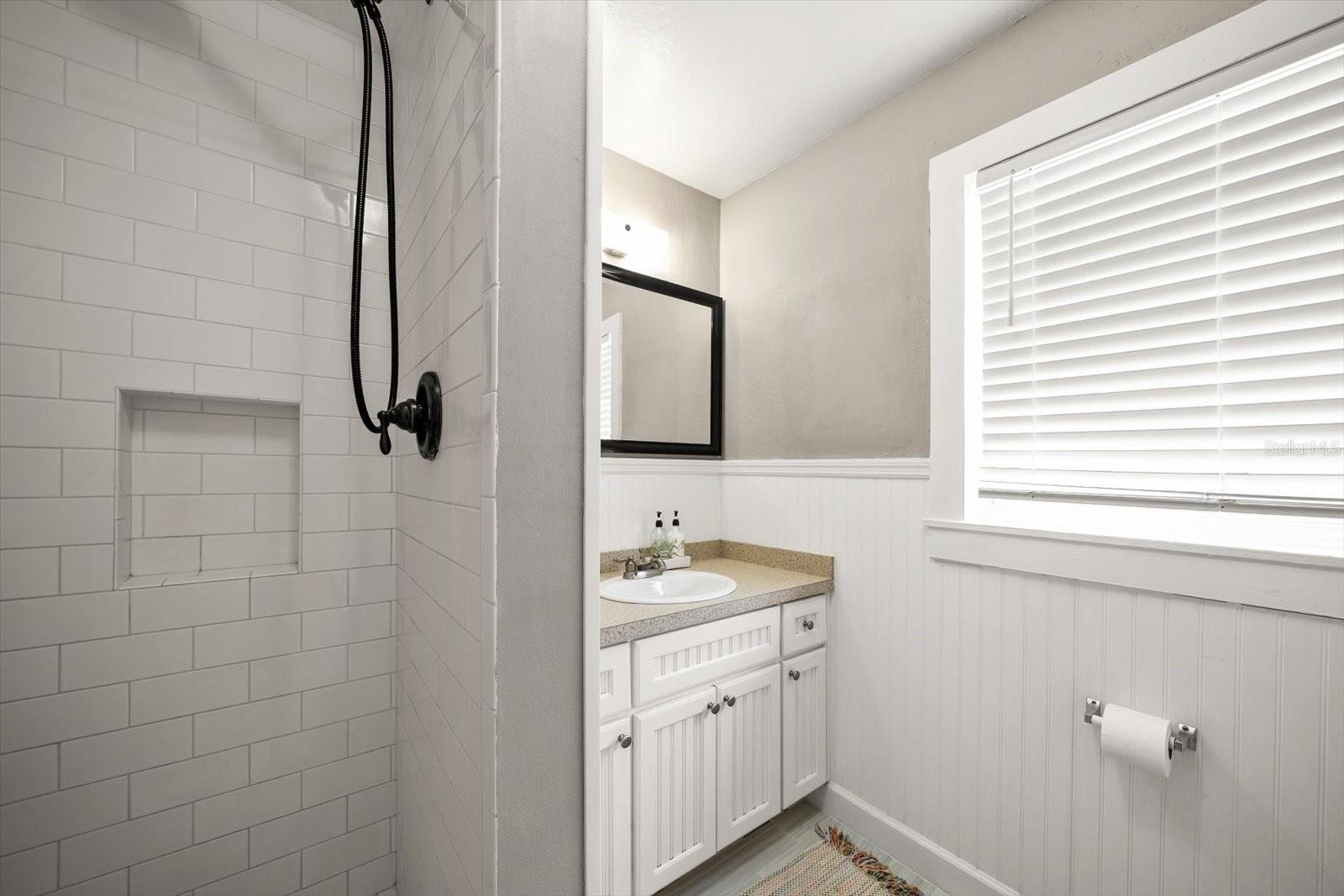 Image 16 of 28 For 731 20th Street Nw
