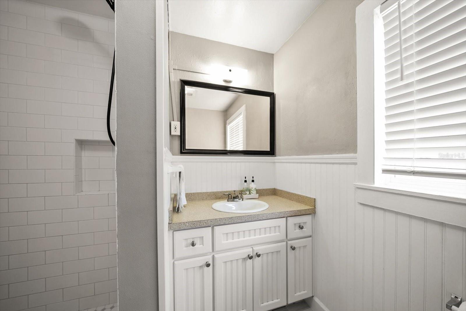 Image 17 of 28 For 731 20th Street Nw