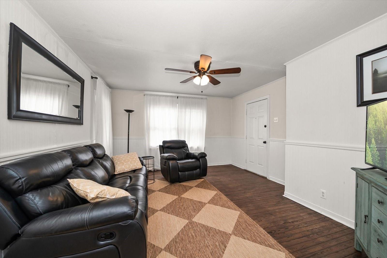 Image 4 of 28 For 731 20th Street Nw