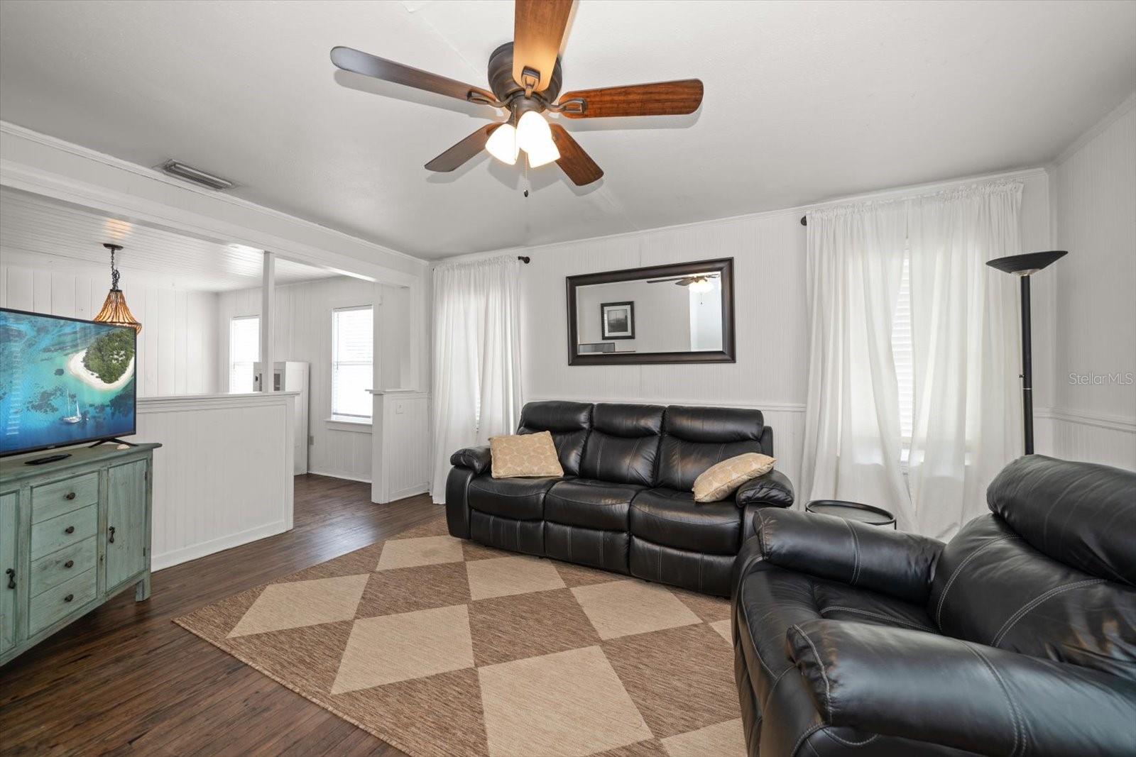 Image 5 of 28 For 731 20th Street Nw