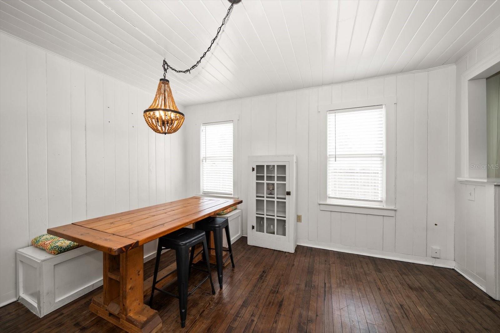Image 7 of 28 For 731 20th Street Nw