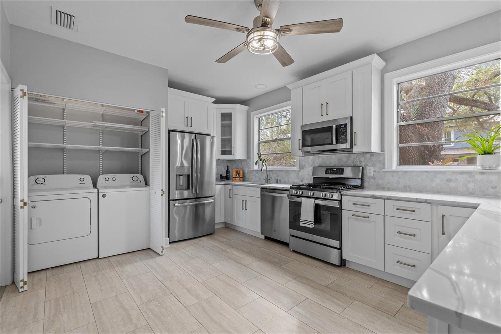 Image 19 of 42 For 914 Bruce Street