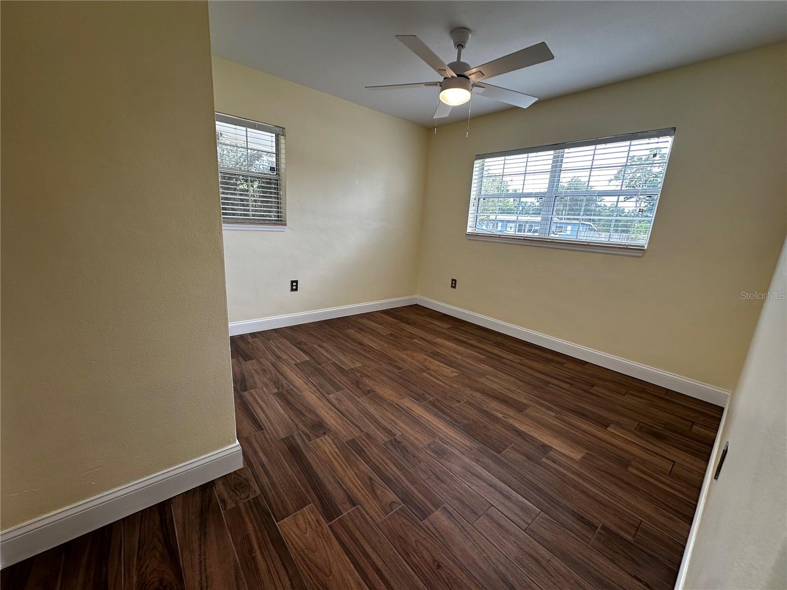 Listing photo id 8 for 8933 Narcissus Avenue