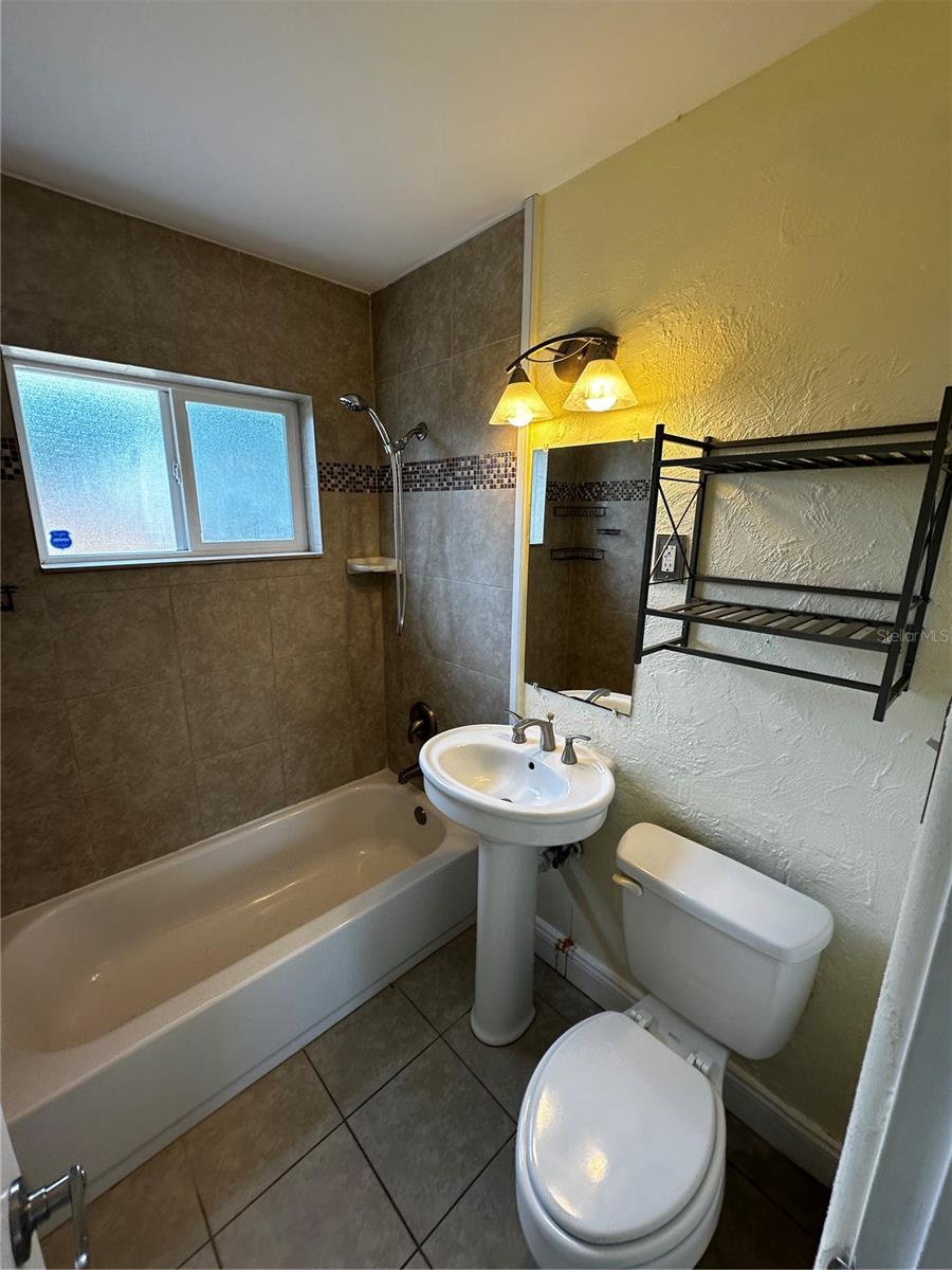 Listing photo id 21 for 8933 Narcissus Avenue