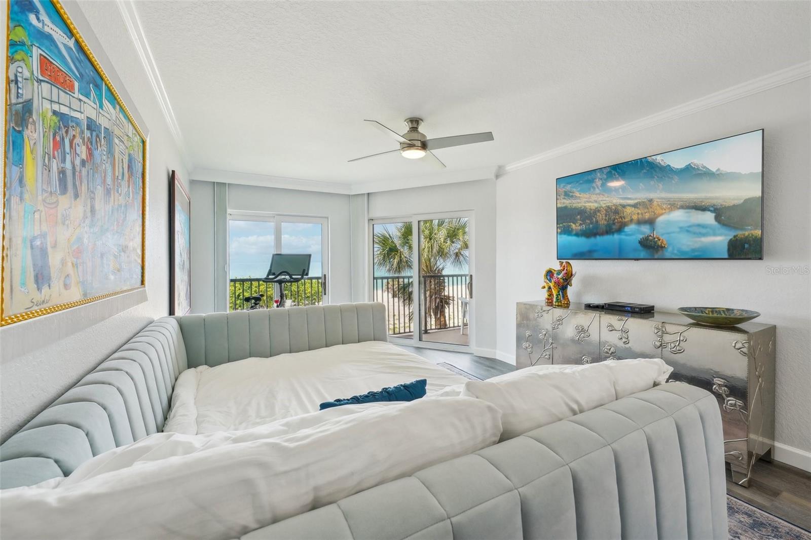 Image 23 of 59 For 7564 Bayshore Drive 302