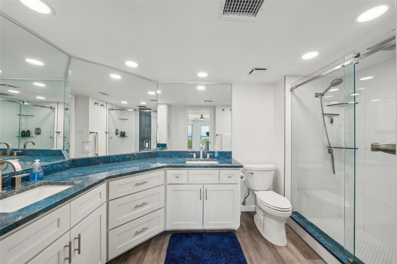 Image 29 of 59 For 7564 Bayshore Drive 302