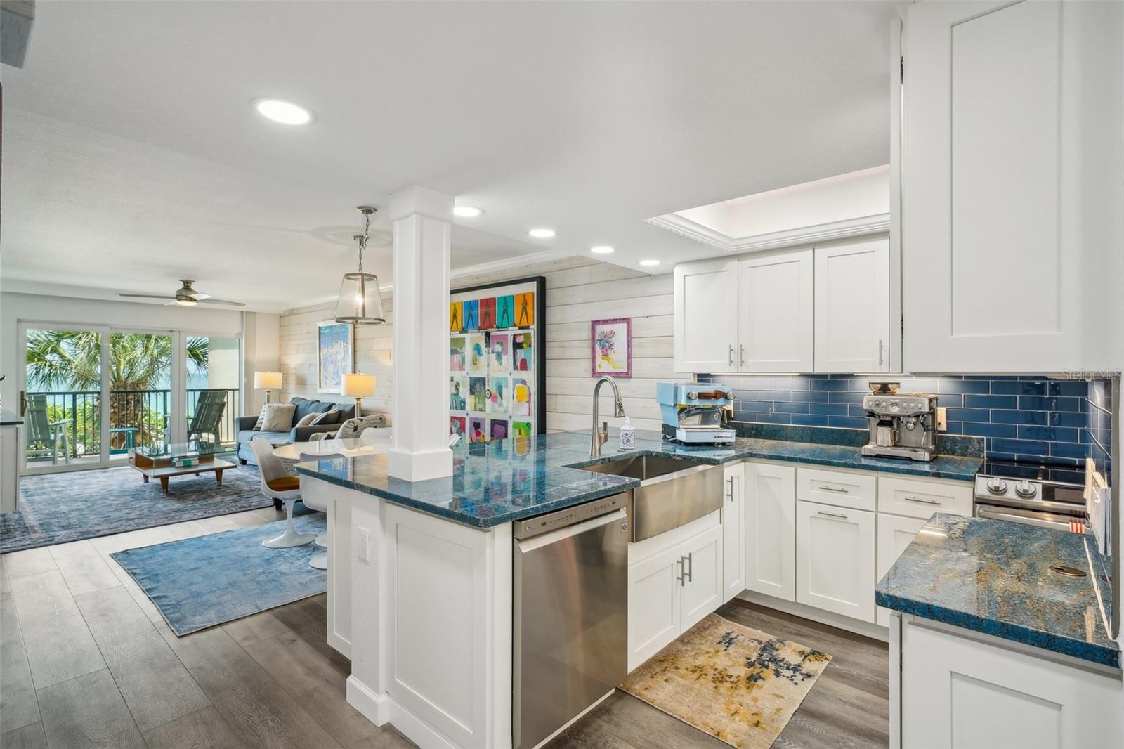 Image 8 of 59 For 7564 Bayshore Drive 302