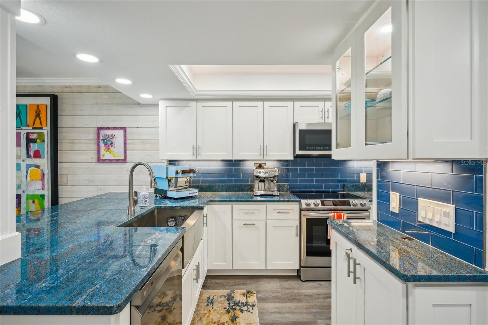 Image 9 of 59 For 7564 Bayshore Drive 302