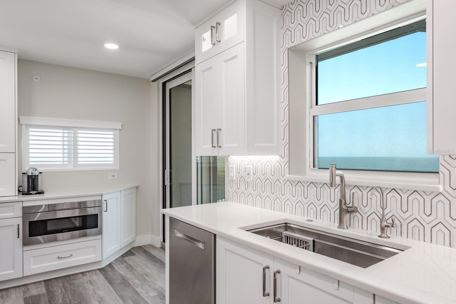 Image 12 of 51 For 1600 Gulf Boulevard 1112