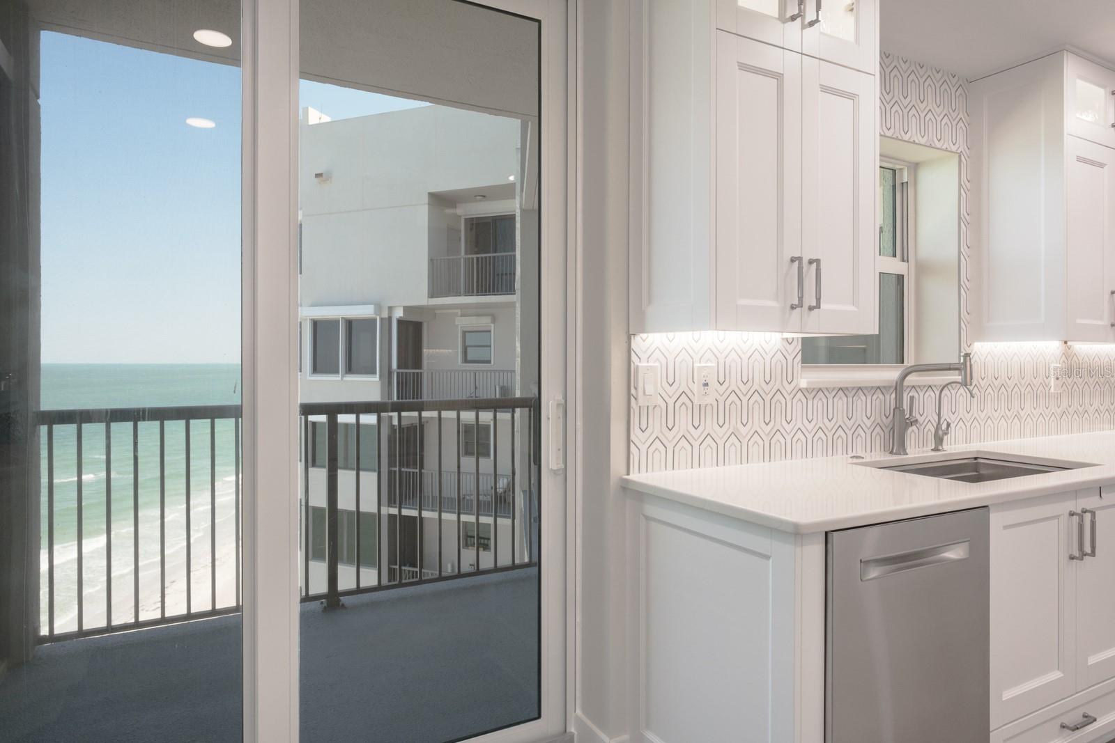 Image 14 of 51 For 1600 Gulf Boulevard 1112