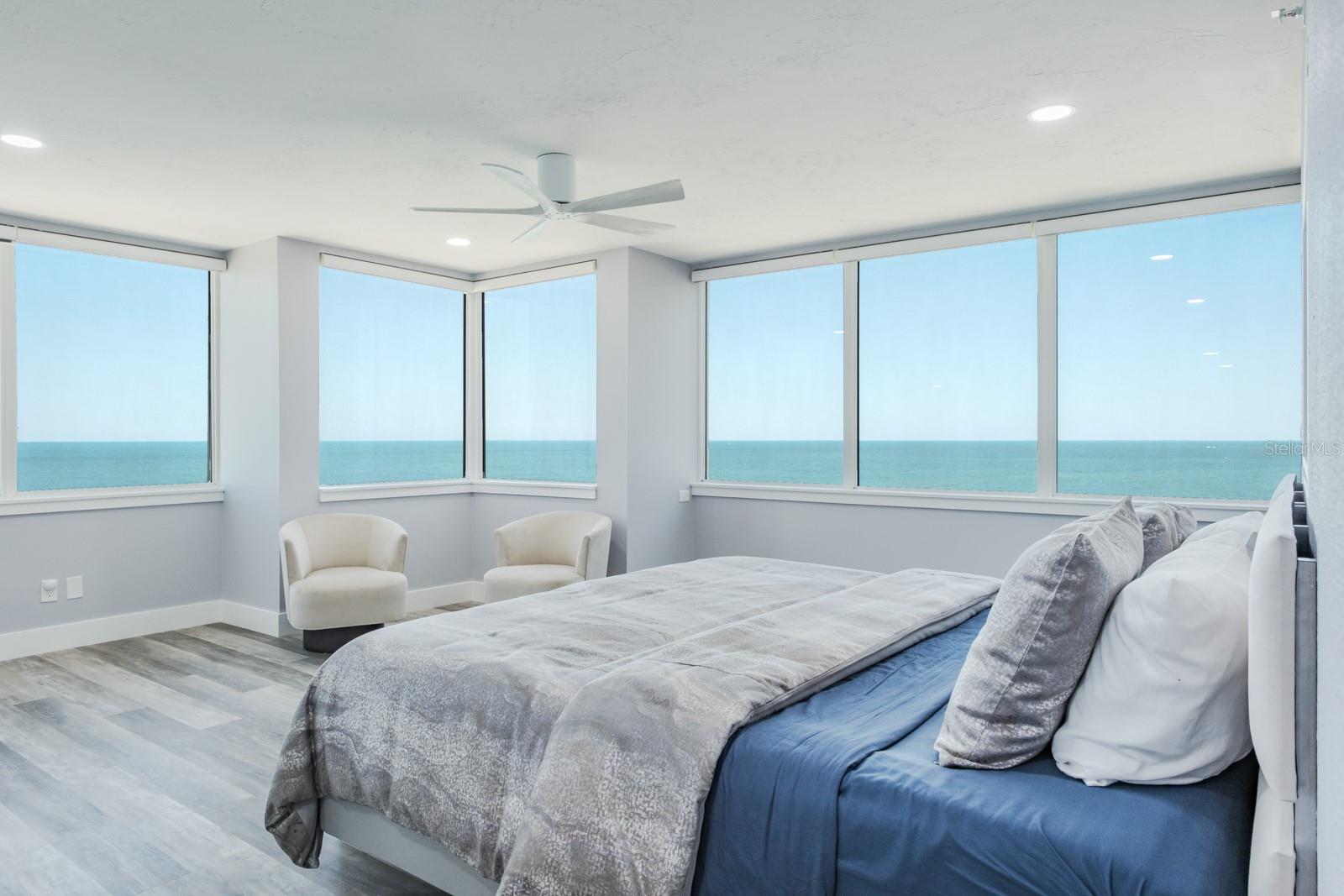 Image 18 of 51 For 1600 Gulf Boulevard 1112