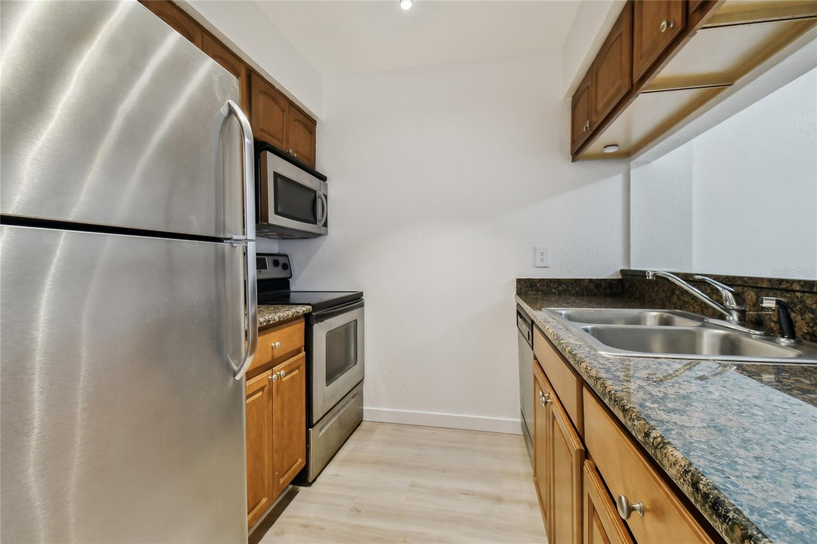 Image 2 of 20 For 5440 Macdill Avenue 1e