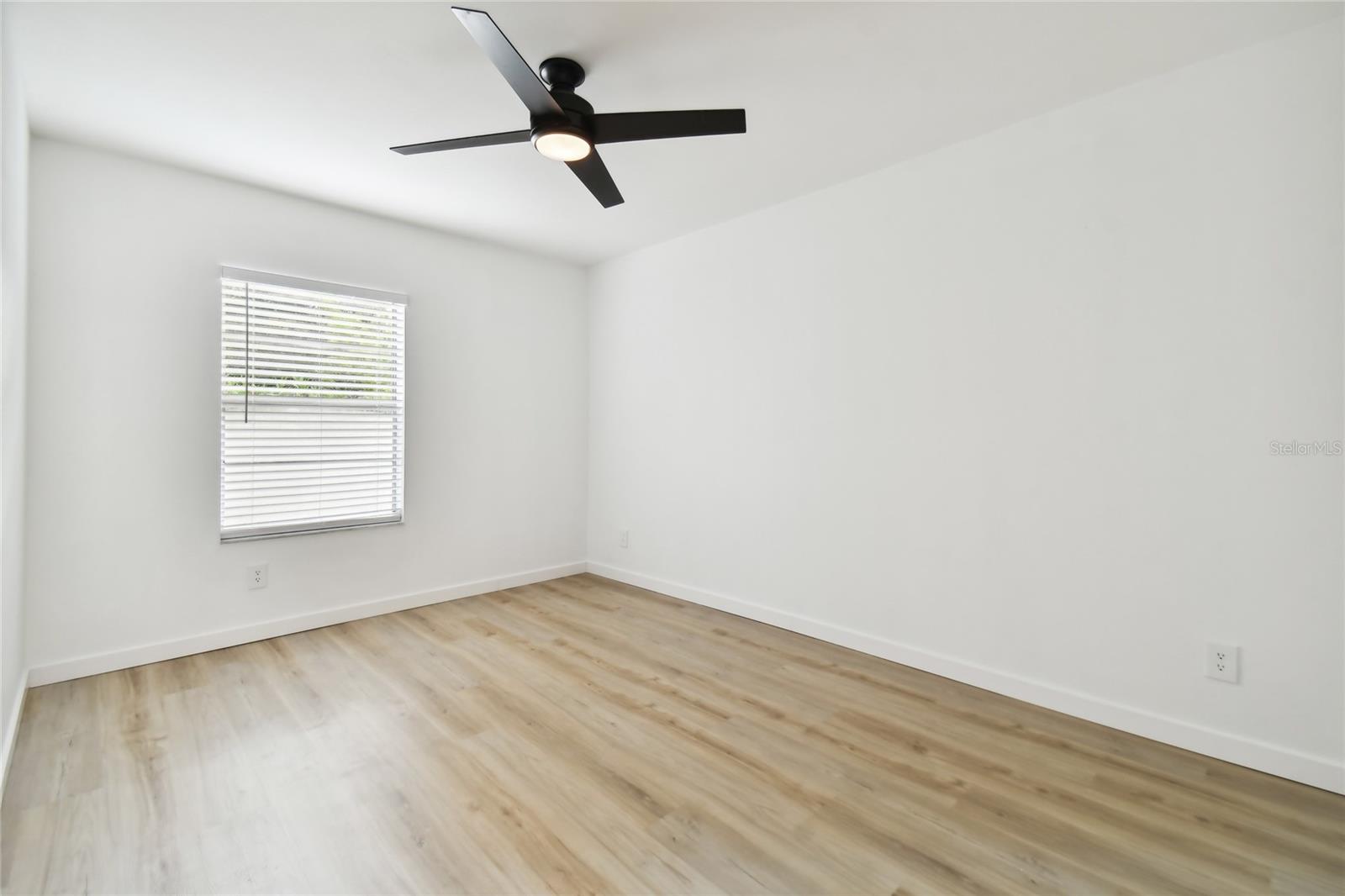 Image 9 of 20 For 5440 Macdill Avenue 1e