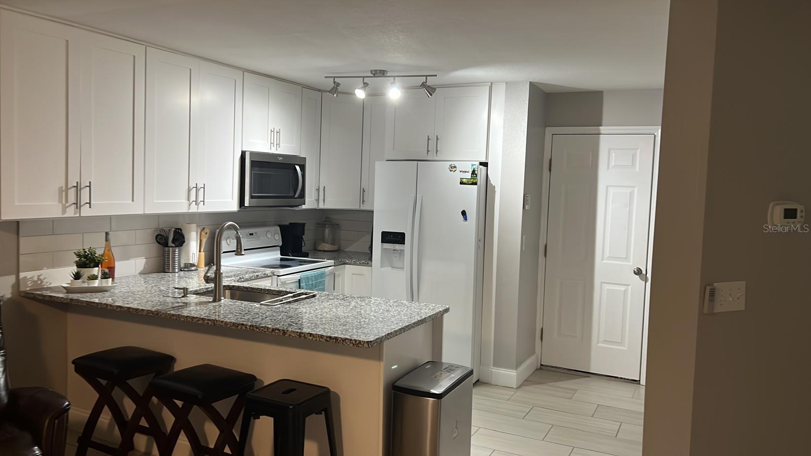 Image 10 of 28 For 8423 Edgewater Place Boulevard