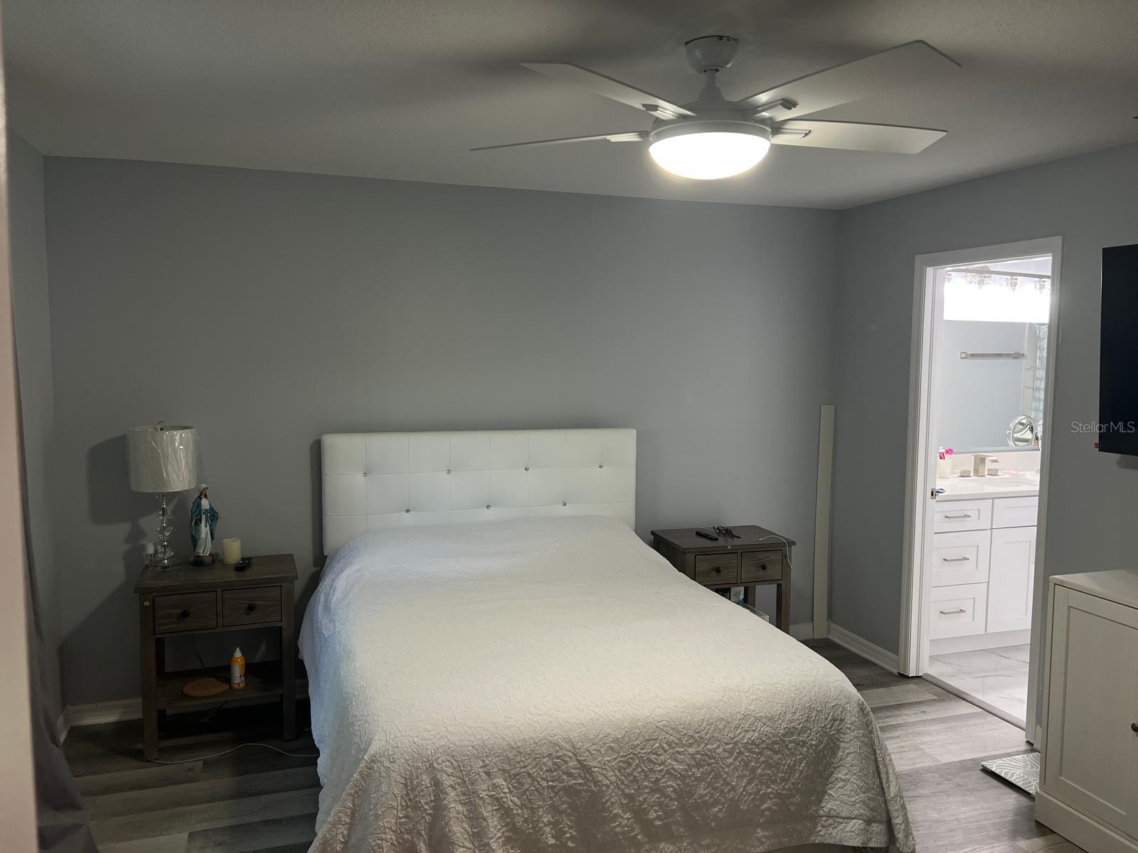 Image 13 of 28 For 8423 Edgewater Place Boulevard