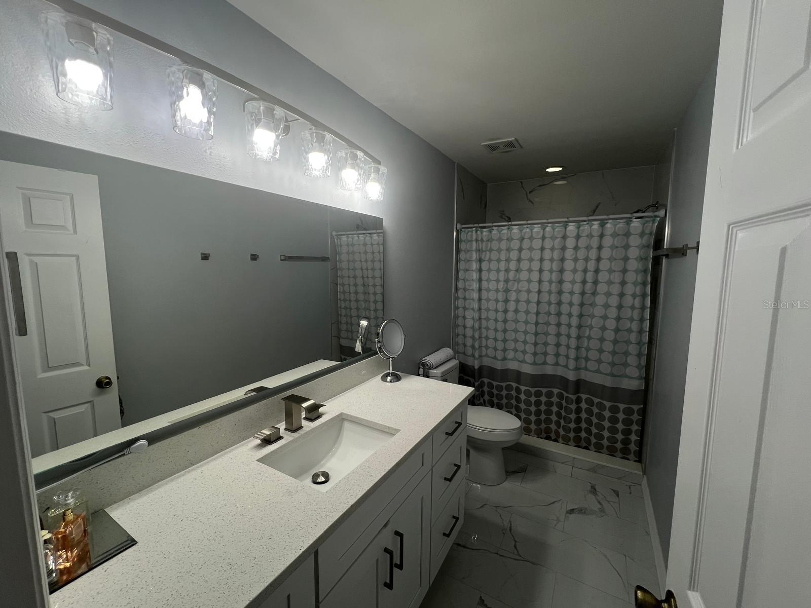 Image 14 of 28 For 8423 Edgewater Place Boulevard