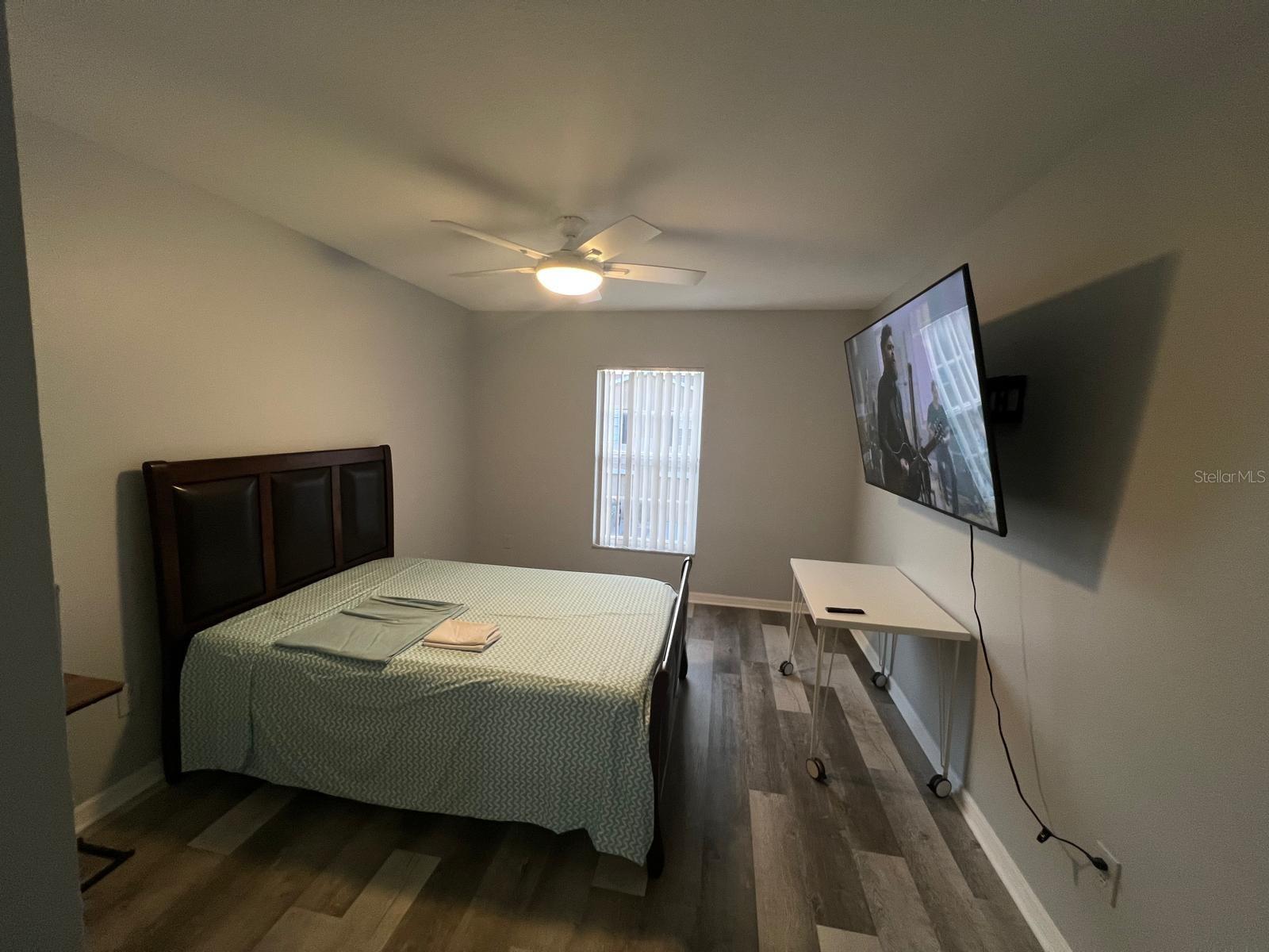 Image 17 of 28 For 8423 Edgewater Place Boulevard