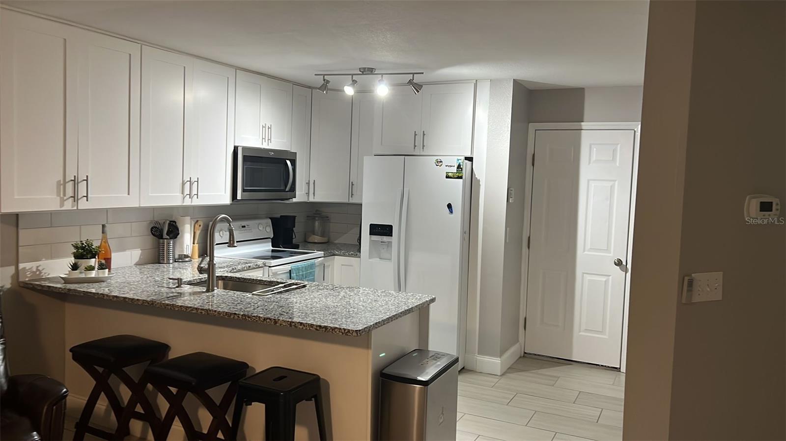 Image 4 of 28 For 8423 Edgewater Place Boulevard