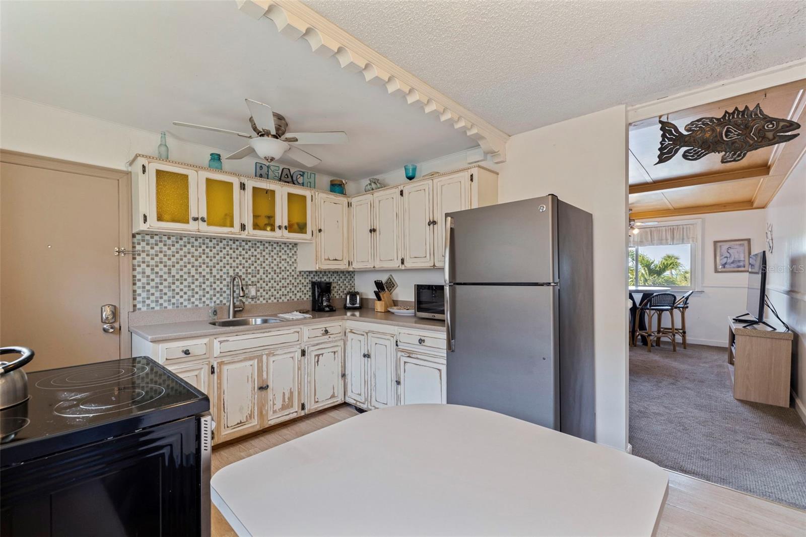 Image 9 of 37 For 6700 Sunset Way 303