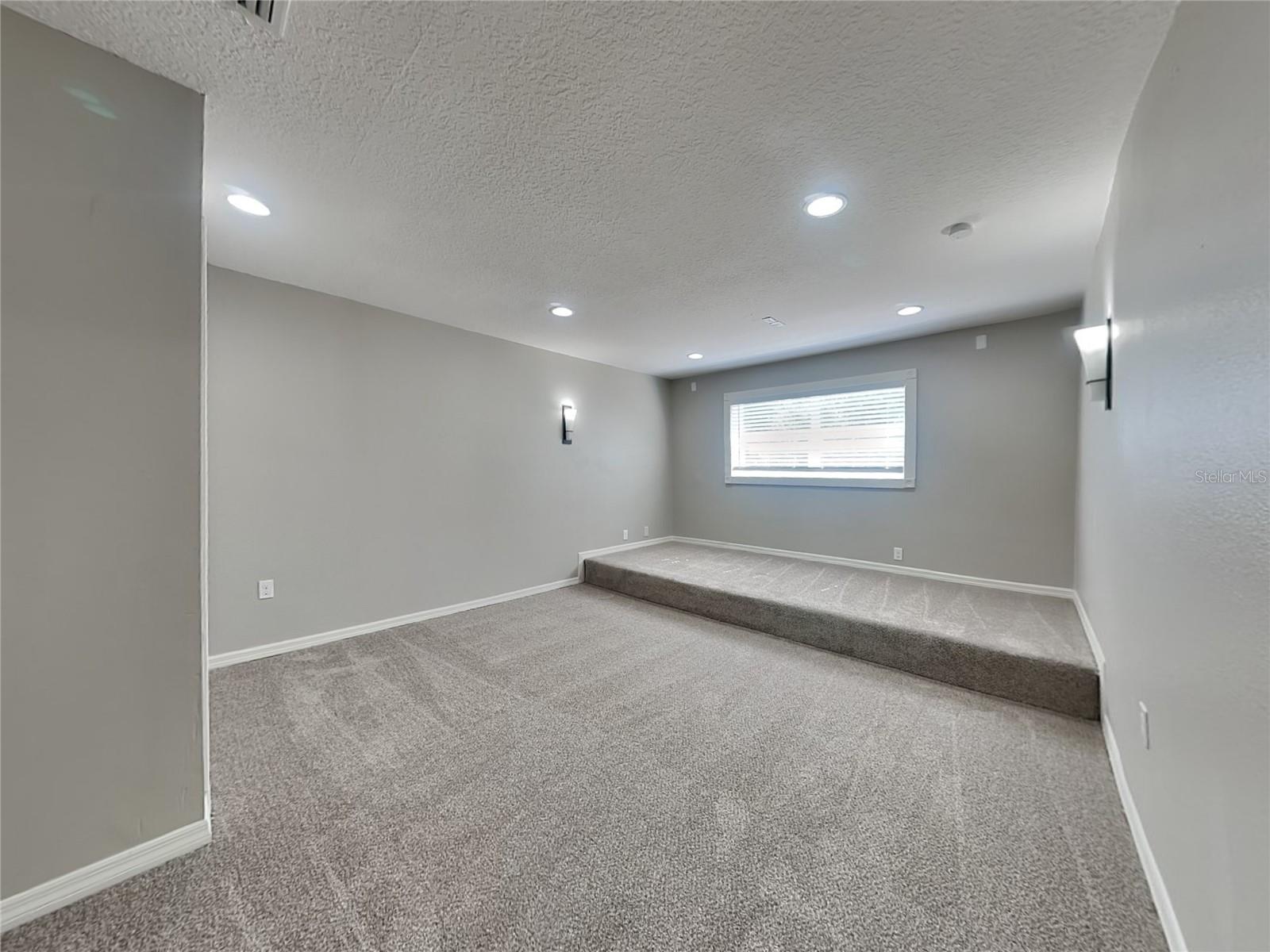 Image 14 of 23 For 20409 Sultana Court